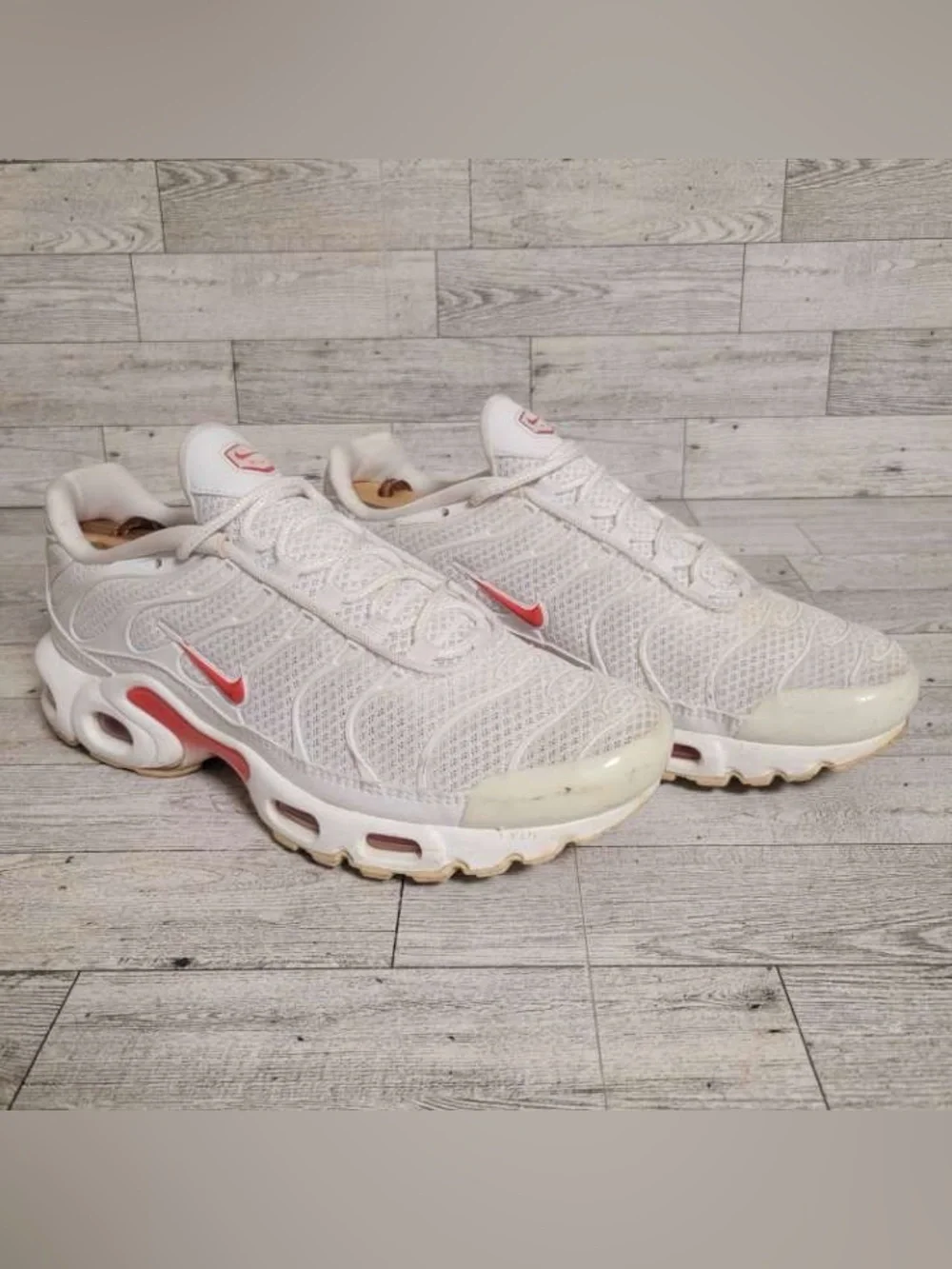 Women’s Nike Air Max Plus White Track Red Mesh  Athletic Sneakers Shoes Size 7.5